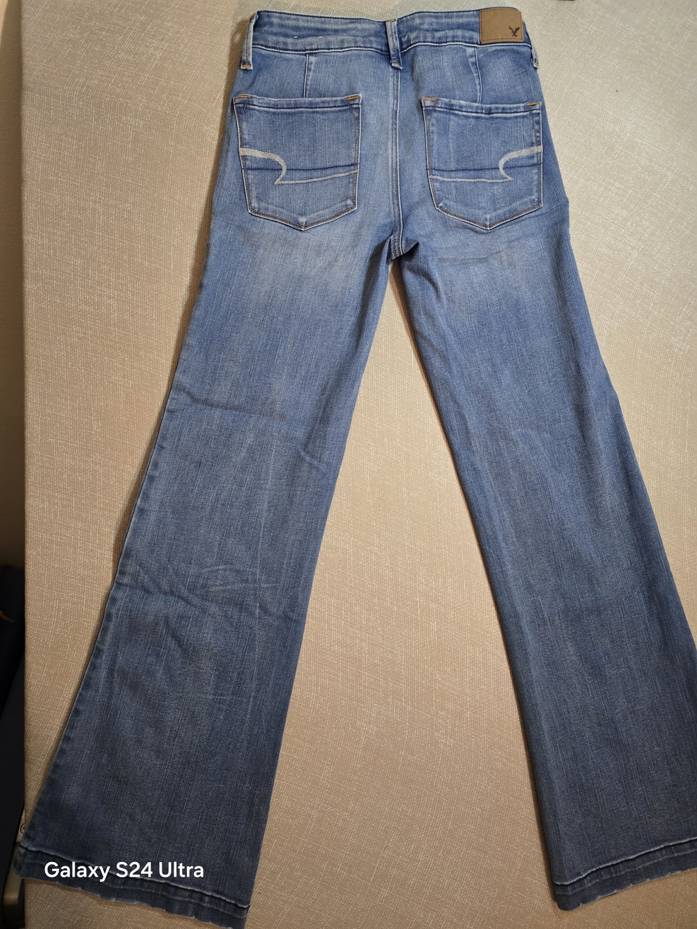 American Eagle Outfitters Wide Leg Jeans in Light Blue Wash - Picture 8 of 11